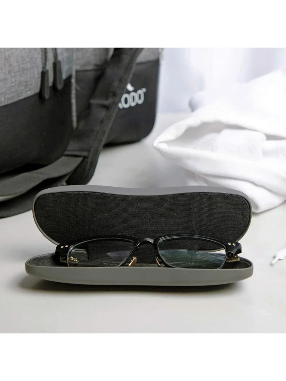 Sleek Hard Shell Eyeglasses Case - Slim Vegan Leather & Stainless Steel Design